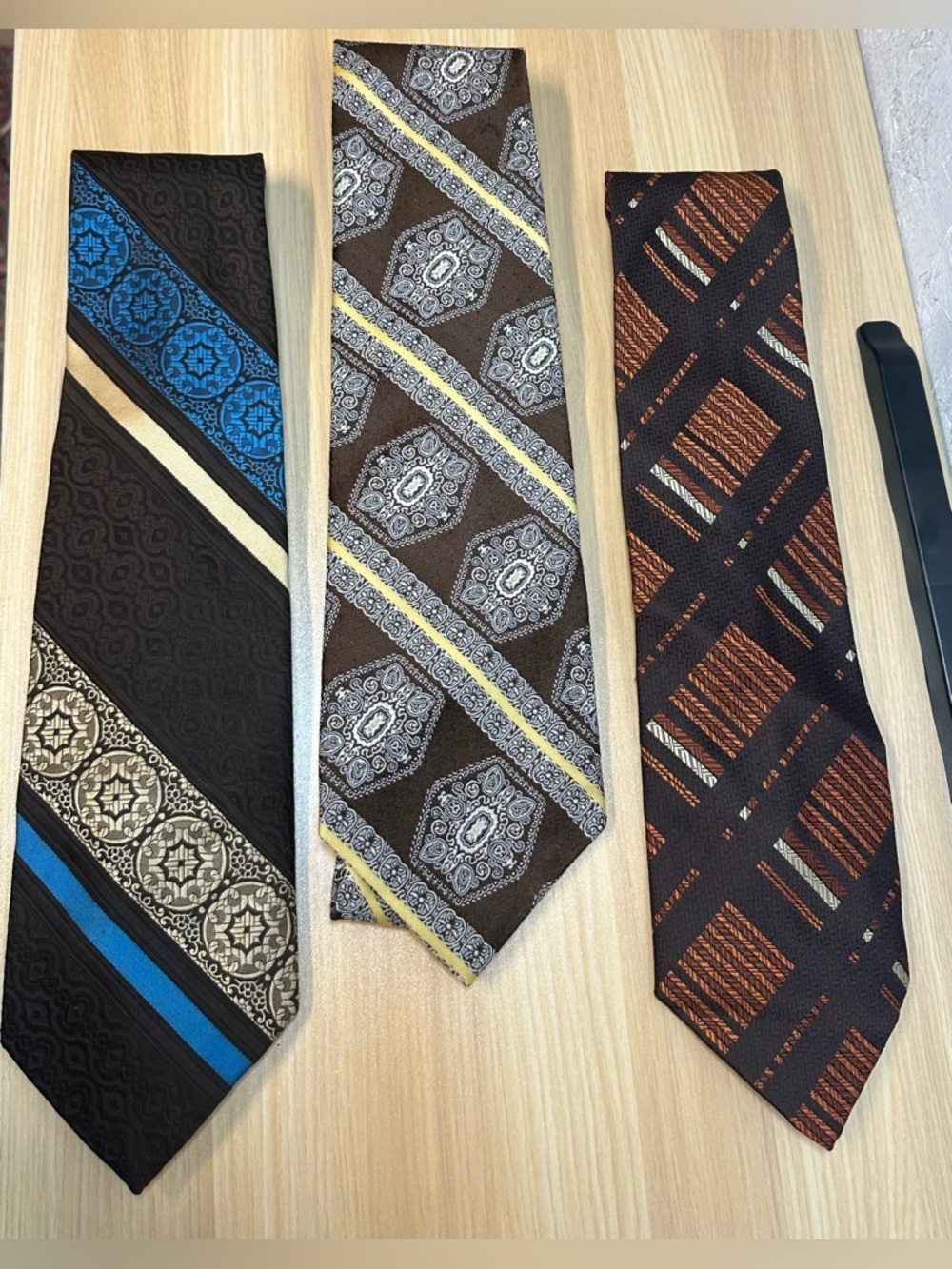 Men's 3 Pack vintage 1970 Castle Ties